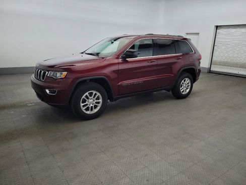 Used 2020 Jeep Grand Cherokee Laredo AWD/4WD image 2