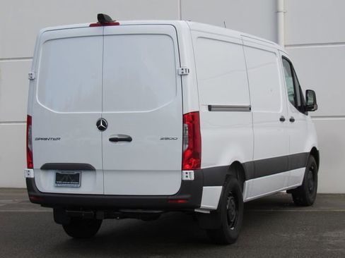 Used 2025 Mercedes-Benz Sprinter 2500 image 5