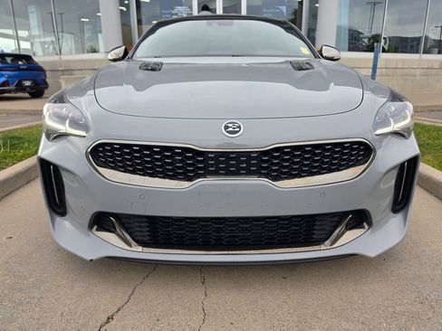 Used 2019 Kia Stinger GT1 AWD/4WD image 2