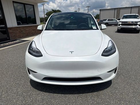 Used 2023 Tesla Model Y Long Range AWD/4WD image 9