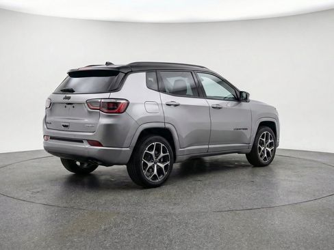 Used 2025 Jeep Compass Limited AWD/4WD image 9
