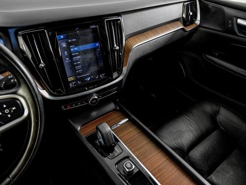 Used 2022 Volvo S60 B5 Inscription image 26