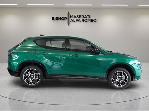 New 2025 Alfa Romeo Tonale w/ Premium Package image 8
