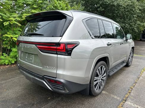 Used 2024 Lexus LX 600 4WD w/ Luxury Package image 3
