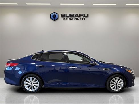 Used 2018 Kia Optima EX w/ Premium Package image 6