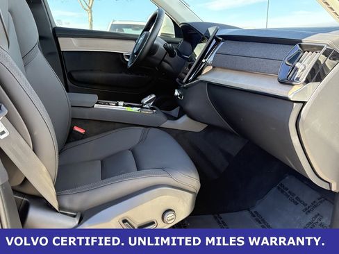 Certified 2025 Volvo XC90 B6 Plus image 36