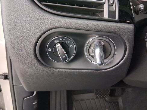 New 2026 Porsche Macan image 19