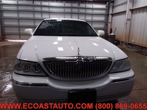 Used 2005 Lincoln Town Car Executive image 8