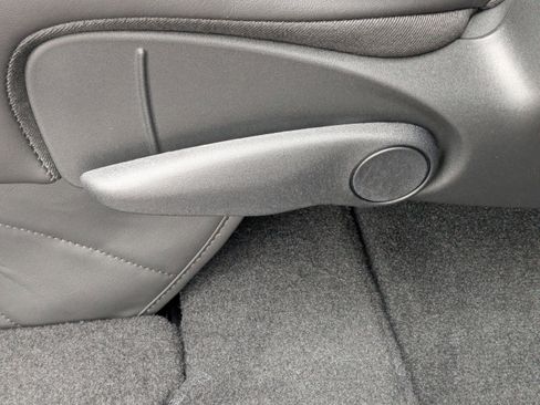 New 2026 Chrysler Pacifica Select image 13