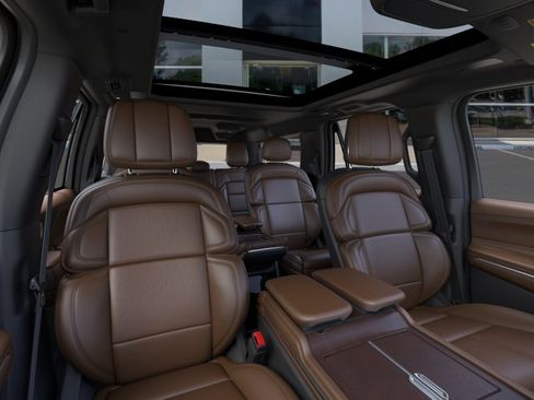 New 2026 Lincoln Navigator L Reserve AWD/4WD image 10