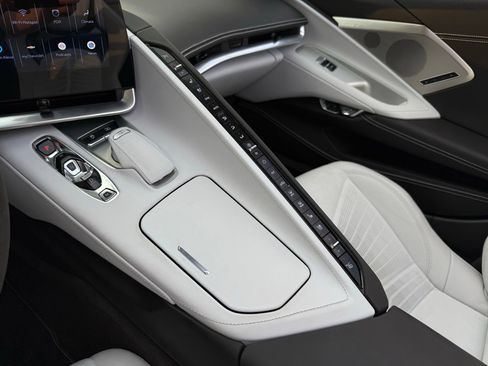 Used 2024 Chevrolet Corvette Stingray Premium Conv w/ Z51 Performance Package image 22