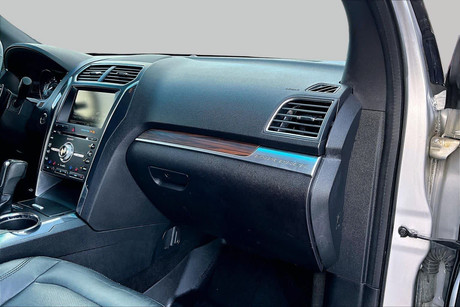 Used 2016 Ford Explorer Limited AWD/4WD image 19