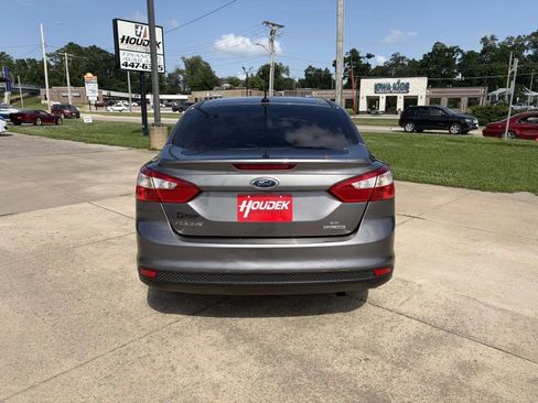 Used 2014 Ford Focus SE FWD image 7