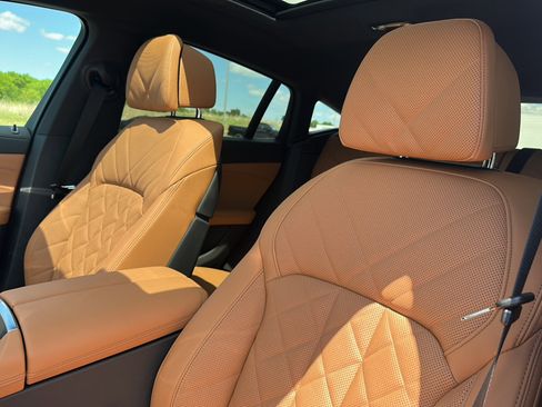 New 2026 BMW X6 xDrive40i image 11