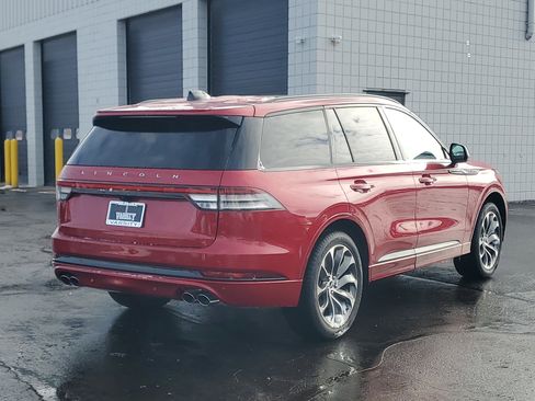 New 2025 Lincoln Aviator AWD w/ Jet Appearance Package image 4
