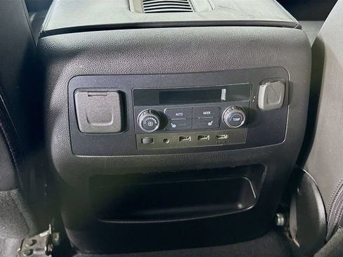 Used 2019 GMC Yukon Denali w/ Denali Ultimate Package AWD/4WD image 34
