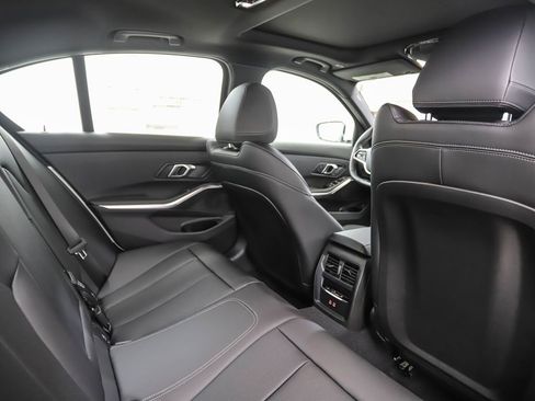 Used 2025 BMW 330i xDrive Sedan w/ Convenience Package image 26