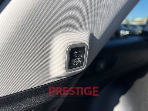 Used 2023 Jeep Grand Cherokee Limited w/ Black Appearance Package image 21