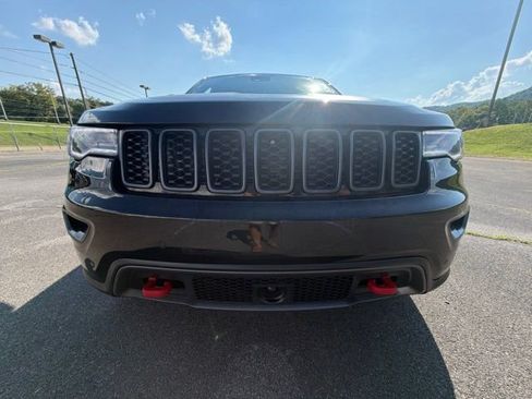 Used 2020 Jeep Grand Cherokee Trailhawk w/ Trailhawk Luxury Group AWD/4WD image 3