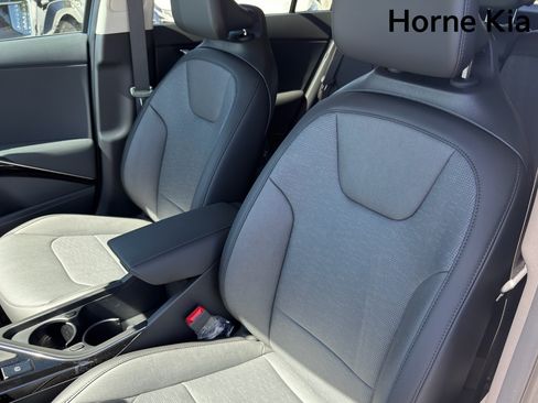New 2026 Kia Niro SX Touring FWD image 10