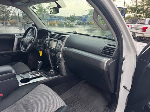 Used 2019 Toyota 4Runner SR5 AWD/4WD image 17