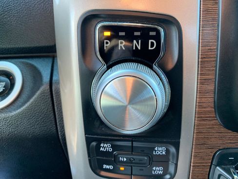 Used 2017 RAM 1500 Laramie w/ Convenience Group AWD/4WD image 28