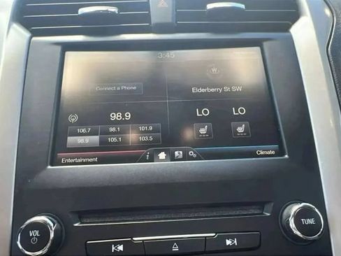 Used 2016 Ford Fusion Energi SE FWD image 28