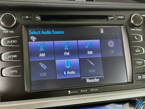 Used 2019 Toyota Highlander XLE FWD image 21