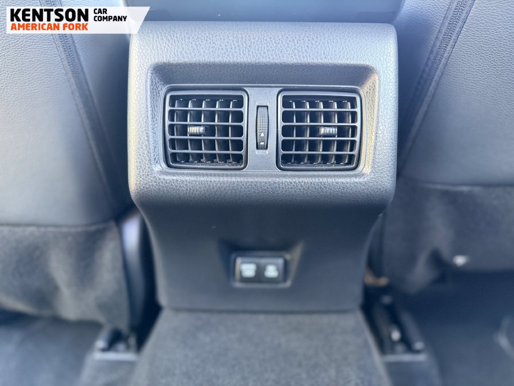 Used 2025 Toyota Camry SE FWD image 32