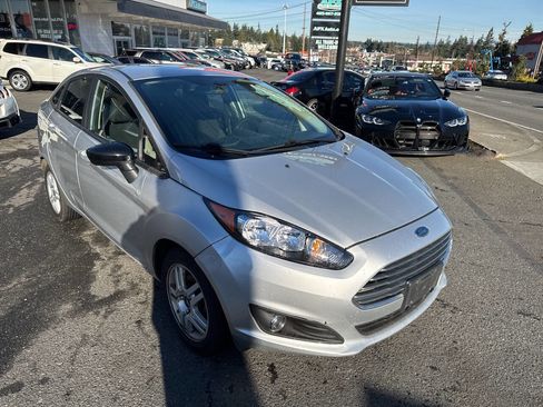 Used 2017 Ford Fiesta SE image 7