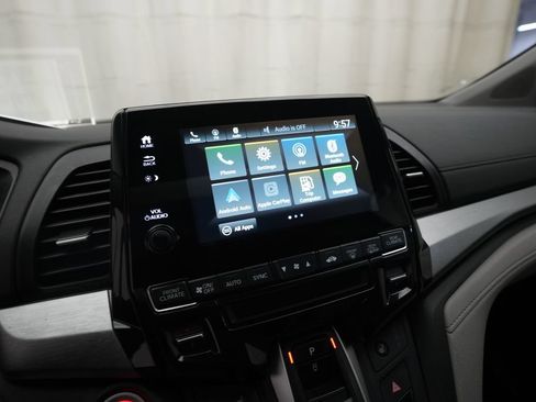 Used 2023 Honda Odyssey EX-L image 6