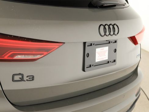 New 2025 Audi Q3 2.0T Premium image 28