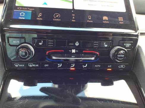 Used 2023 Jeep Grand Cherokee Limited AWD/4WD image 37