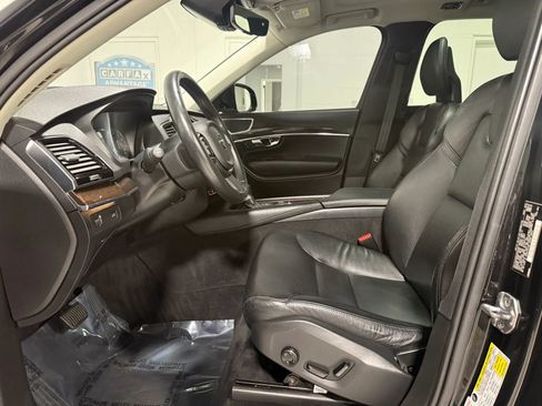 Used 2016 Volvo XC90 T6 Momentum w/ Momentum Plus Package AWD/4WD image 12