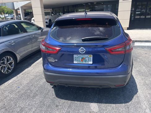 Used 2021 Nissan Rogue Sport S FWD image 2