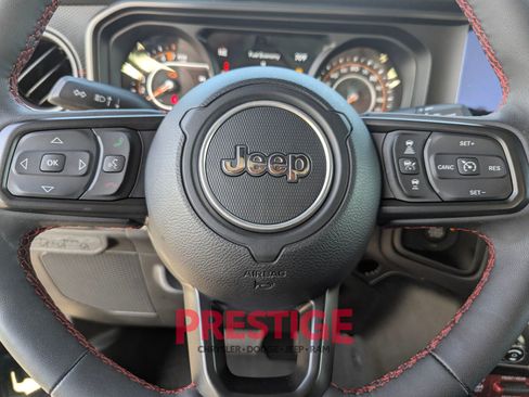 Used 2024 Jeep Gladiator Rubicon w/ Convenience Group image 18