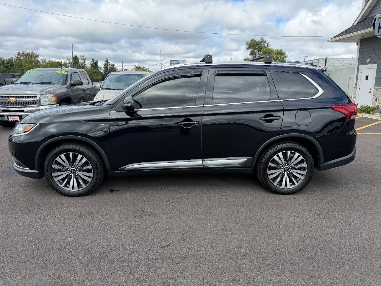 Used 2019 Mitsubishi Outlander GT AWD/4WD image 2