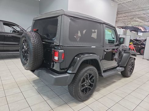 Used 2023 Jeep Wrangler Sport AWD/4WD image 7