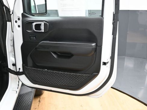 Used 2022 Jeep Wrangler Unlimited Sahara w/ Cold Weather Group image 42