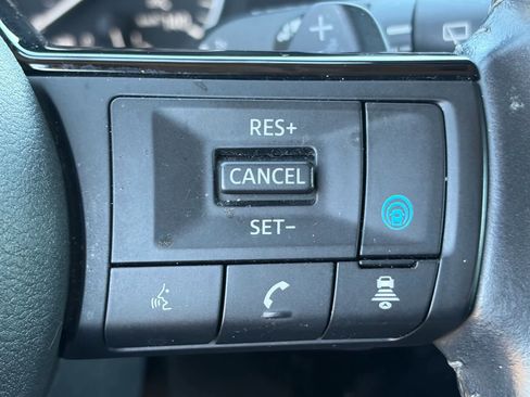Used 2023 Nissan Pathfinder SV FWD image 14