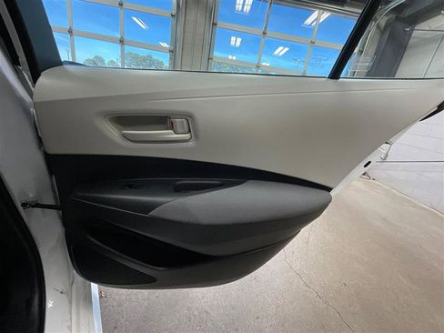 Used 2022 Toyota Corolla LE FWD image 21