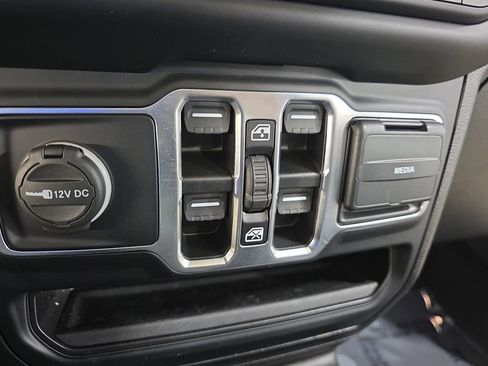 Used 2021 Jeep Gladiator Overland w/ Advanced Safety Group image 26