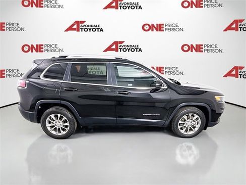 Used 2020 Jeep Cherokee Latitude Plus image 8