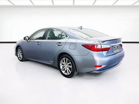 Used 2017 Lexus ES 300h w/ Luxury Package FWD image 6