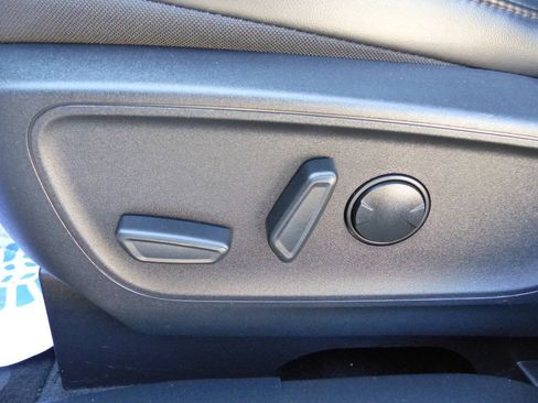 Used 2025 Ford Escape ST-Line w/ Tech Pack #1 AWD/4WD image 21