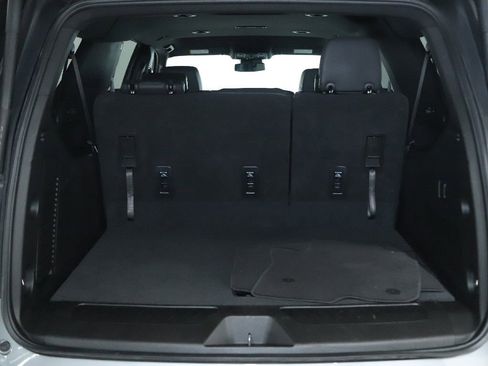 Used 2023 Chevrolet Suburban LT image 31