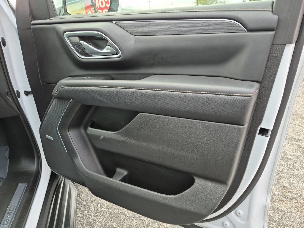 Used 2023 GMC Yukon SLT AWD/4WD image 32