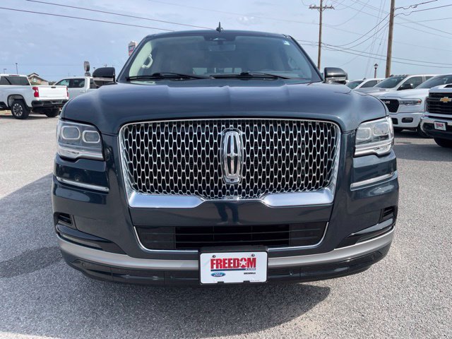 Used 2024 Lincoln Navigator L Reserve AWD/4WD image 2