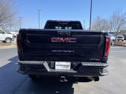 Used 2024 GMC Sierra 2500 AT4 w/ AT4 Preferred Package image 8
