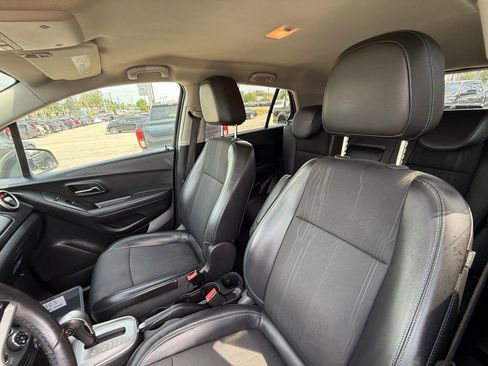 Used 2016 Chevrolet Trax LT w/ LT Convenience Package AWD/4WD image 13